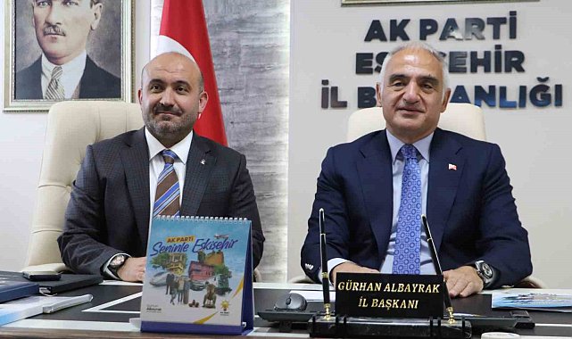 Bakan Ersoy'dan AK Parti Eskişehir İl Başkanlığı'na ziyaret
