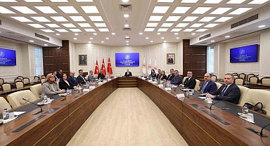 Bakan Işıkhan: "Dönüşümü yöneten, çalışanı koruyan ve insan odaklı bir yaklaşımı merkeze alan politikalar geliştirmek zorundayız"