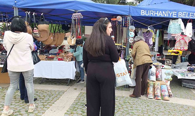 Balıkesir'de kadınlar Anneler Gününde sergi açtı