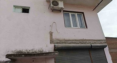 Balkonu çöken bina mühürlendi