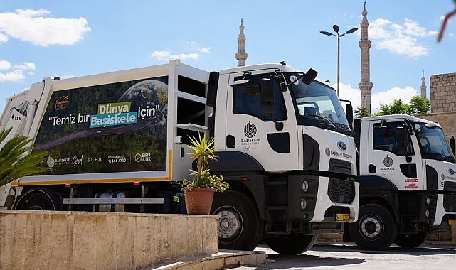 Başiskele Belediyesinden Suriye'nin Azez kentine 2 çöp kamyonu hibesi