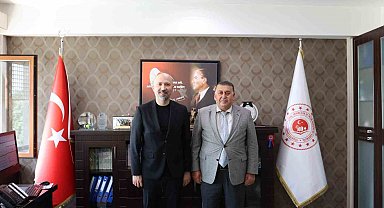 Başkan Arıkan, Çevre ve Şehircilik İl Müdürü Ergin ile bir araya geldi
