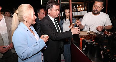 Başkan Erkan Aydın kahve ve müzik tutkunlarıyla bir araya geldi