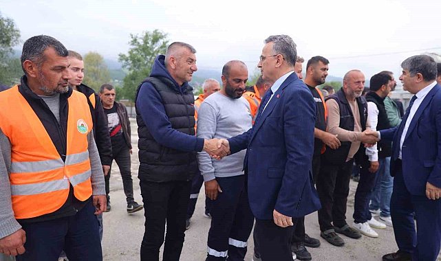 Başkan Kurnaz belediye personeliyle bayramlaştı