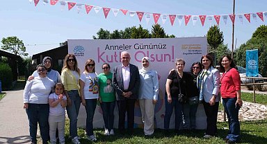 Başkan Şadi Özdemir Anneler Günü'nü Bizim Ev katılımcılarıyla kutladı