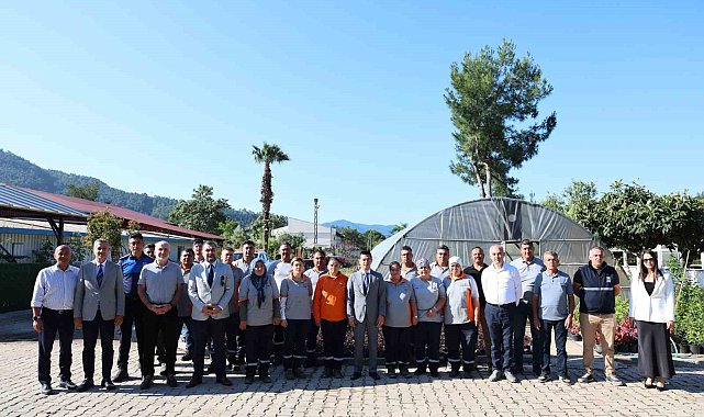Başkan Ünlü, personelle bayramlaştı