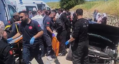 Batman'da istinat duvarına çarparak duran otomobildeki 5 kişi yaralandı