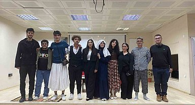 Bayburt Gençlik Merkezi tiyatro ekibinden sezon finali
