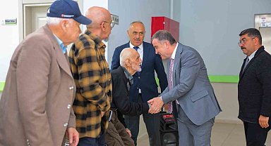 Bayburt huzurevi sakinlerine bayram ziyareti