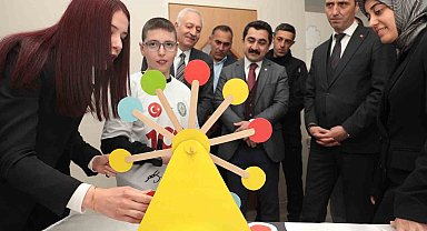 Bayburt'ta özel öğrenciler projelerini fuarda tanıttı