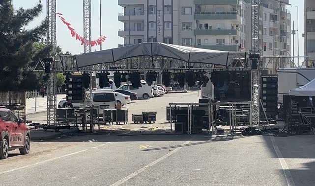 Bayrak tartışması organizasyonu iptal ettirdi