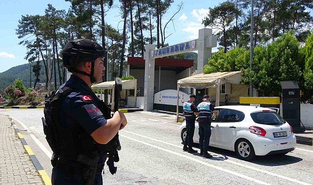 Bayram tatili için Marmaris ve Datça'ya araç akını: 4 günde 40 bin araç girdi