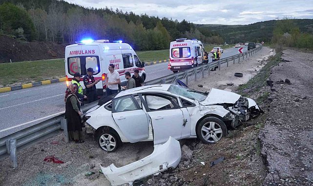 Bayram tatili yolunda kaza: Takla atan otomobildeki 4 kişi yaralandı