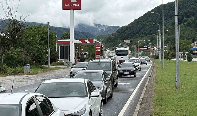 Bayram tatilinden dönüş yoğunluğu başladı