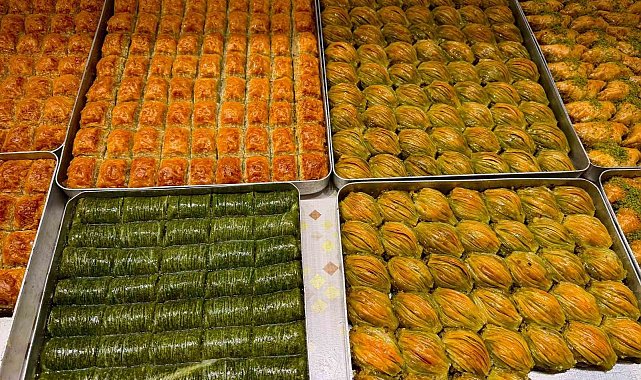 Bayrama sayılı günler kala baklava ve lokum satışları arttı