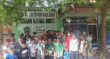 Beşiktaşlı Mustafa Erhan Hekimoğlu memleketi Palu'da gençlerle buluştu