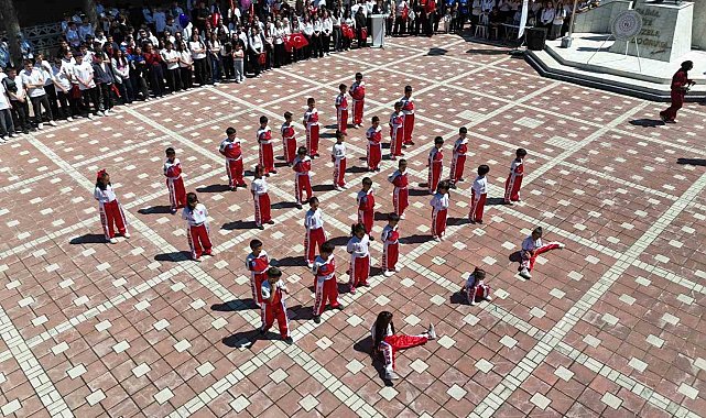 Beylikova'da 19 Mayıs coşkusu meydanlara sığmadı