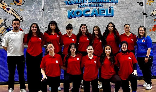 Bilecik Kız Voleybol Takımı Türkiye yarı finaline yükseldi