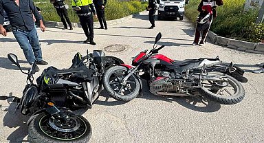 Bilecik'te iki motosiklet çarpıştı: 2 yaralı
