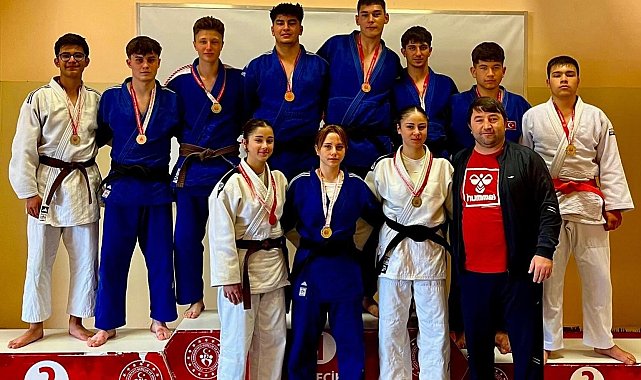 Bilecik'te judo turnuvasında madalyalar sahiplerini buldu
