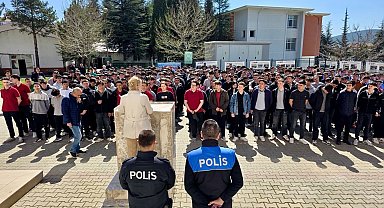 Bilecik'te öğrencilere bilinçli sosyal medya ve güvenlik eğitimi