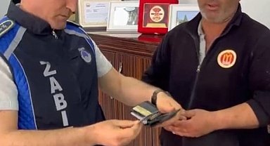 Bilecik'te temizlik görevlisi bulduğu cüzdanı zabıtaya teslim etti