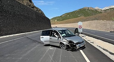 Bitlis'te trafik kazası: 5 yaralı