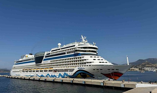 Bodrum'a kruvaziyer ile 2 bin 377 turist geldi