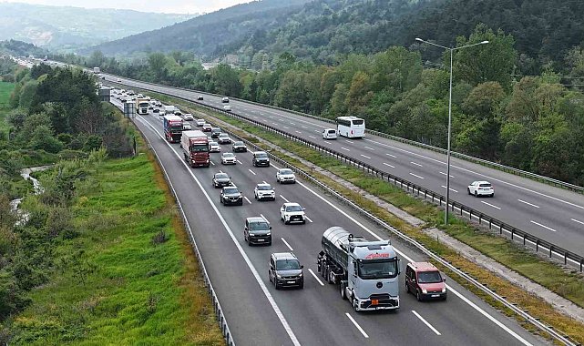 Bolu geçişinde bayram trafiği arttı