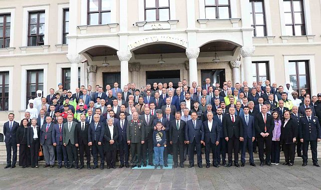 Bolu'da protokol bayramlaştı
