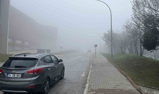 Bolu'da sis görüş mesafesini düşürdü