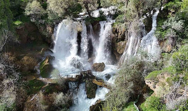 Bozkırın ortasındaki saklı cennet coştu, köprüsü yıkıldı