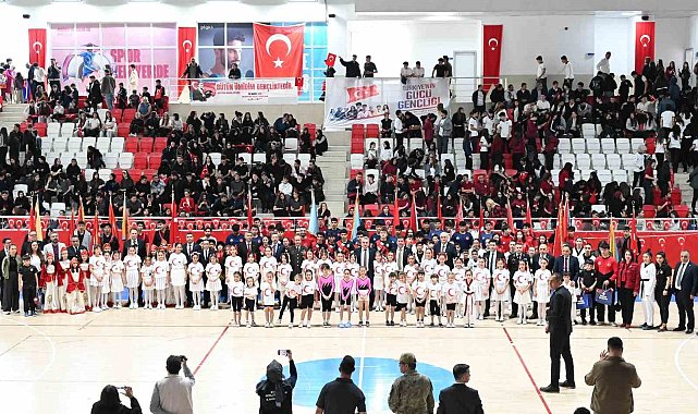 Bozüyük'te 19 Mayıs Atatürk'ü Anma, Gençlik ve Spor Bayramı coşkuyla kutlanıyor
