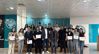 Burhaniye Uygulamalı Bilimler de sertifika töreni