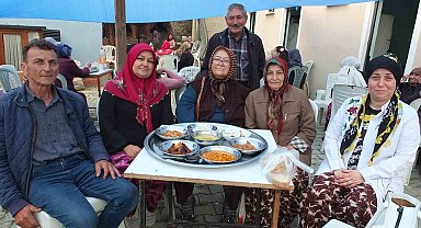 Burhaniye'de düğün yemeği kültürü devam ediyor