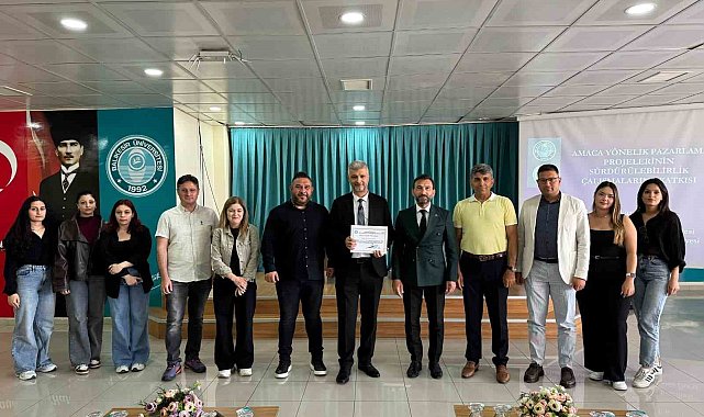 Burhaniye'de Pazarlama Projelerinin Sürdürülebilirliği konferansı gerçekleştirildi.