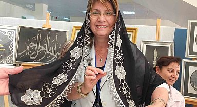 Burhaniye'de Telkırma tekniği ile yapılan oyalar ilgi gördü