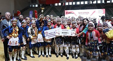 Bursa İnegöl'de 'altın adımlar'da şampiyonlar ödüllendi