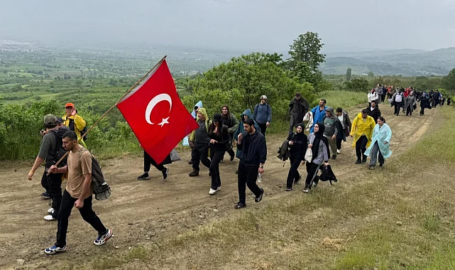 Bursa İnegöl'de doğa severler 19 Mayıs için yürüdü