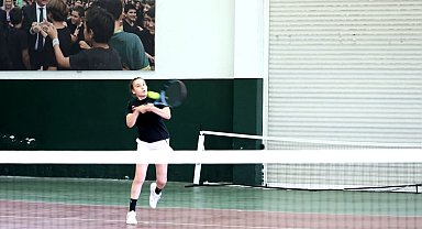 Bursa Osmangazi'de 19 Mayıs coşkusu tenis kortlarında