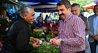 Bursa Yıldırım'da Başkan Yılmaz pazarda bayramlaştı