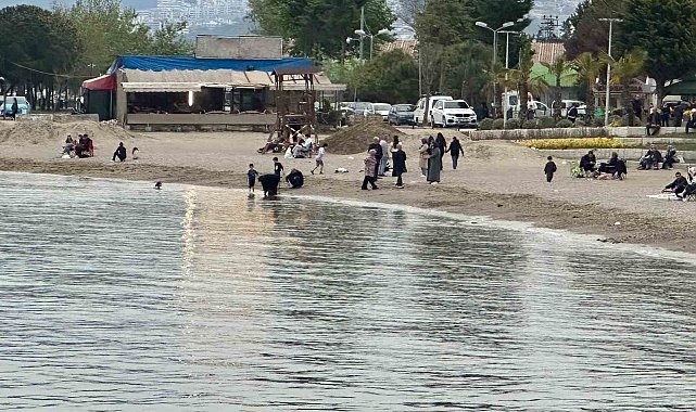 Bursa'da deniz suyu ısınmadı ama yüzme sezonu açıldı