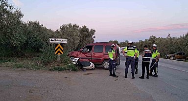 Bursa'da motosiklet ile hafif ticari araç çarpıştı: 2 yaralı