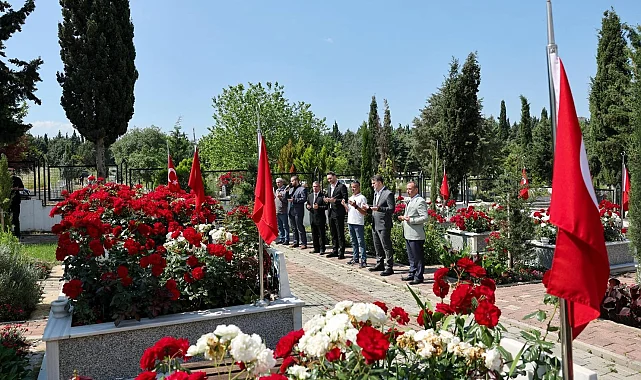 Bursa'da Başkan Vekili Biba'dan esnaf ve şehitlik ziyareti