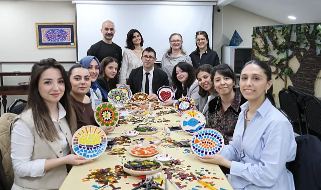 Bursa'da cam atıklar sanata dönüştü