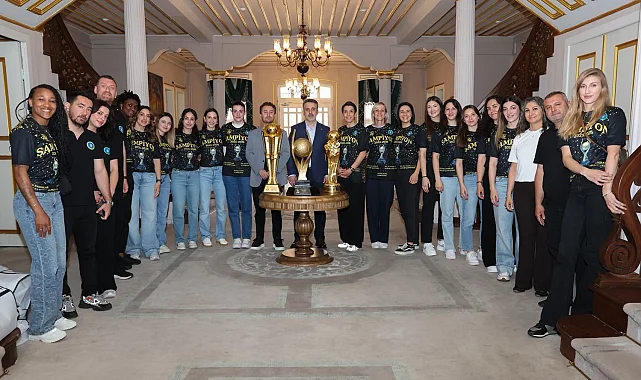 Bursa'da şampiyon hentbolculardan Başkan Vekili Biba'ya ziyaret