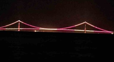 Çanakkale Köprüsü sarı kırmızılı renklerle aydınlatıldı