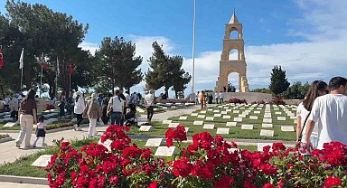 Çanakkale Savaşları'nın yaşandığı Tarihi Gelibolu Yarımadası'nda Kurban Bayramı yoğunluğu