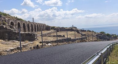 Çanakkale'de Assos Antik Liman Yolu'nda sıcak asfalt dökme çalışmaları başladı
