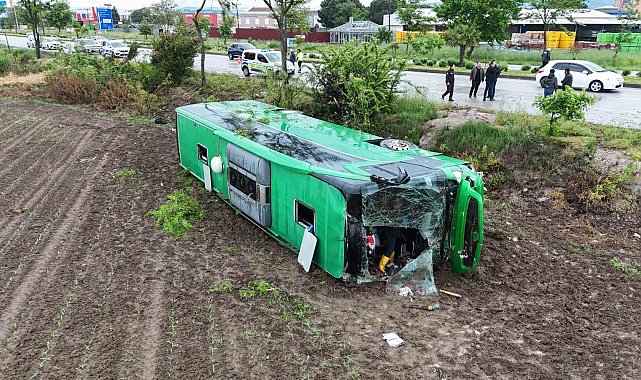 Çanakkale'de tur otobüsü devrildi: 46 yaralı